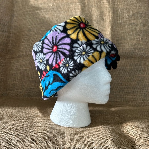 Handmade Fleece Hat - Vintage Style - Picture 3 of 4